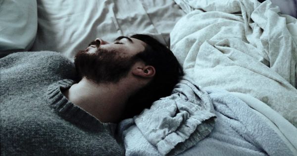 La paralysie du sommeil: quand dormir devient une expérience terrifiante