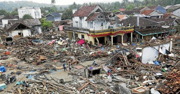 Indonésie. La pluie entrave les efforts désespérés des secours [Vidéo]