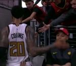 Le basketteur John Collins met une claque à un enfant en faisant des high fives