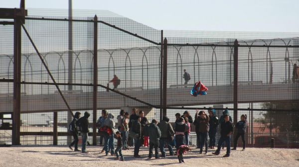 Etats-Unis : plus de 50 000 migrants arrêtés en décembre, dont un nombre record de familles
