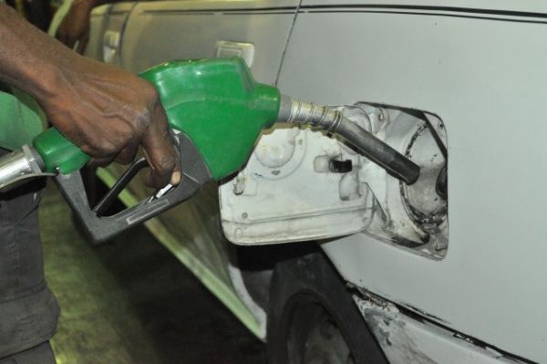 Pénurie de carburants: le gallon de la gazoline coûte entre 500 et 700 G en province