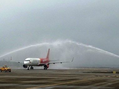 Inauguration d'une ligne aérienne entre Ho Chi Minh-Ville et Van Don