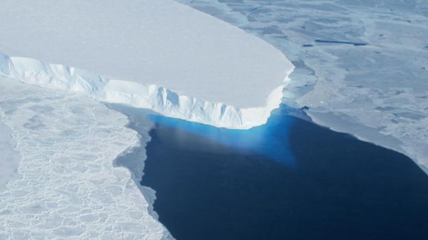 VIDEO. "C'est une catastrophe ce qu'il se passe en Antarctique ouest" : pourquoi le glacier Thwaites inquiète les scientifiques
