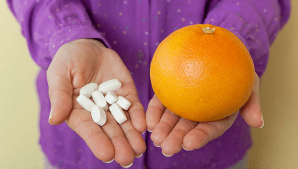 Alimentation et médicaments : 7 associations désastreuses à ne pas faire