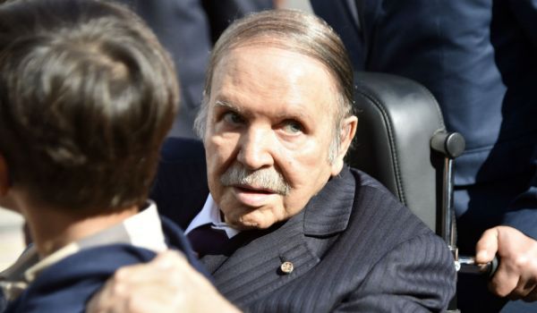 Manifestations en Algérie, en direct : Abdelaziz Bouteflika renonce à briguer un 5e mandat, la présidentielle reportée