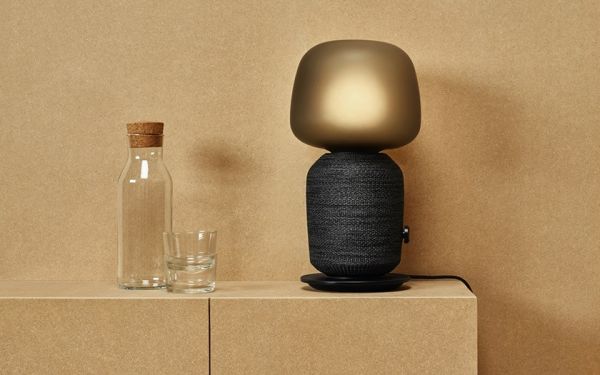 Symfonisk : Ikea et Sonos présentent une enceinte-étagère et une enceinte-lampe, à partir de 100€