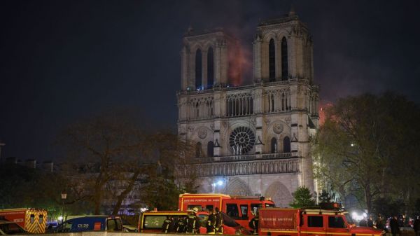 "On ne s'imagine pas un jour intervenir pour sauver Notre-Dame": les défis des pompiers de Paris