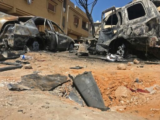 Libye: La communauté internationale divisée, des roquettes sur la capitale
