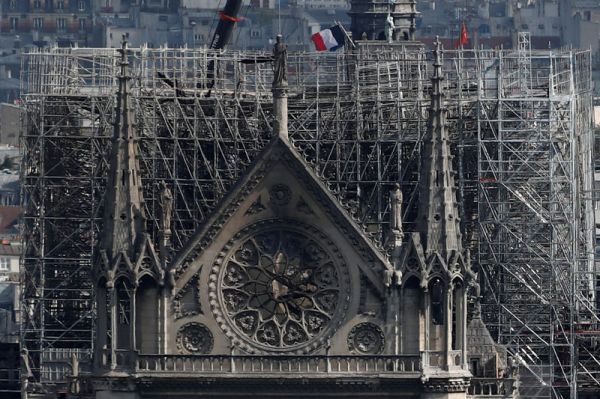 Former des tailleurs de pierre pour rebâtir Notre-Dame de Paris