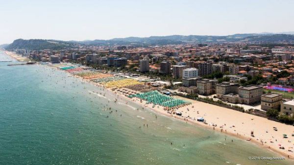 Wi-Fi gratuit sur la plage de Pesaro (Italie) cet été !