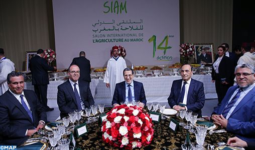 SM le Roi offre un dîner en l’honneur des invités et participants au 14è SIAM