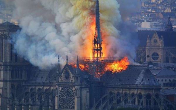 Incendie de Notre-Dame : pourquoi est-ce que ça nous touche autant ?