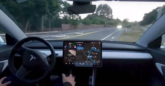 Selon Elon Musk, la Tesla 100 % autonome devrait débarquer en 2020