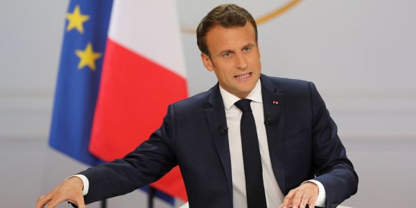 Entreprises : Emmanuel Macron reconduit la prime exceptionnelle défiscalisée