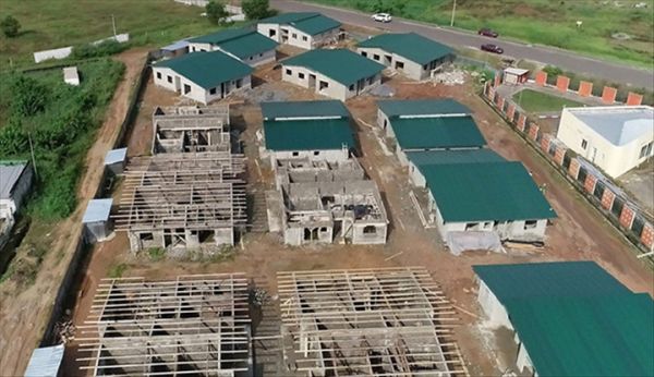 Infrastructures : Après le déguerpissement de Mindoubé, place à la construction des 320 logements (Gabon Review)