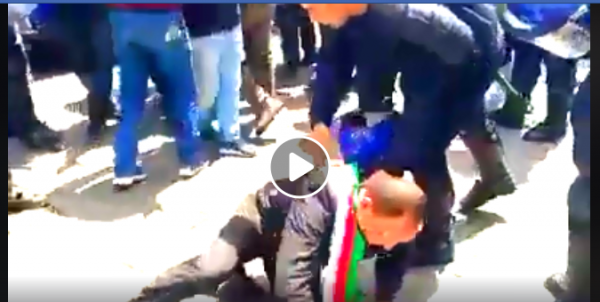 VIDÉO – Un maire en écharpe officielle poussé à terre par un policier en civil