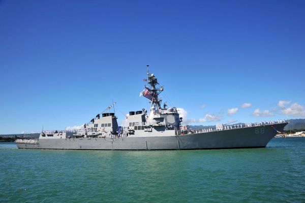 Un navire de guerre US pénètre dans la mer de Chine méridionale au milieu de la tourmente actuelle avec Pékin (Reuters)