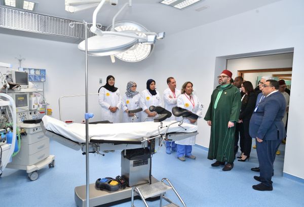 Le Roi Mohammed VI inaugure un Centre médical de proximité à Sidi Moumen