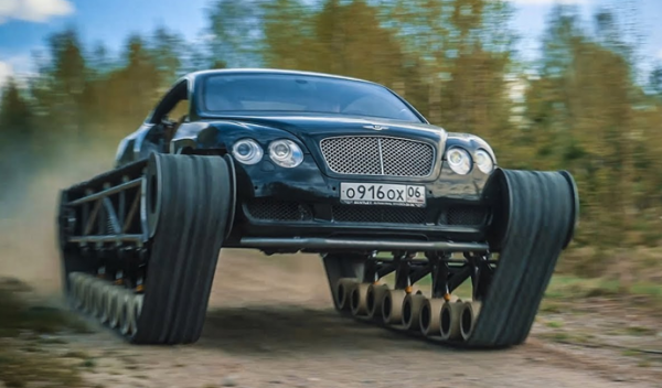 Une Bentley transformée en char d'assaut en Russie