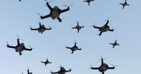 Des colonies de robots volants en mission pour vaincre des menaces terroristes