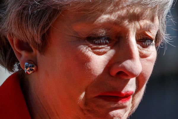Terrassée par le Brexit, Theresa May démissionne