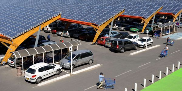Les friches et les parkings, terrains potentiels de développement pour l'énergie solaire