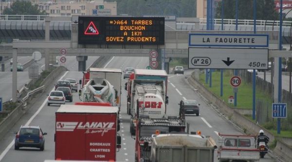 Toulouse: Un décès sur le périphérique après la perte de contrôle d'un camion poubelle