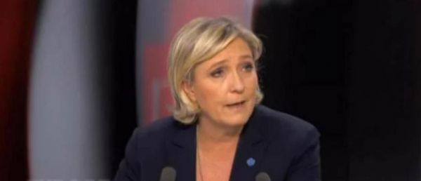 Diffusion d'images de Daesh sur Internet: Marine Le Pen et Gilbert Collard sont renvoyés en correctionnel (BFMTV)