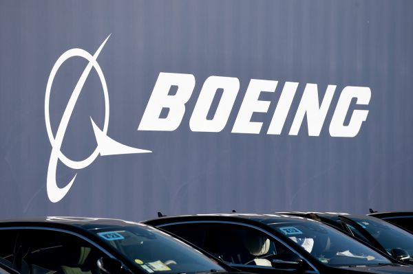 Bourget: Boeing crée la surprise avec une commande géante pour le MAX