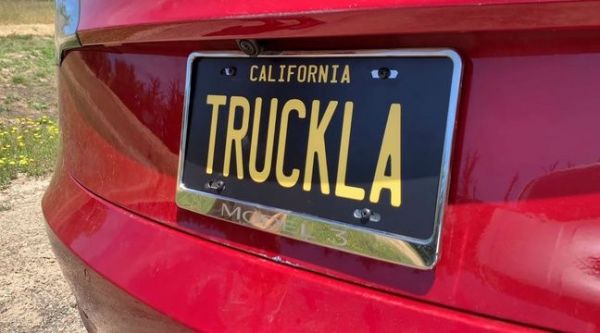 Tesla: Une Youtubeuse fabrique son propre pick-up électrique à partir d'une Model 3