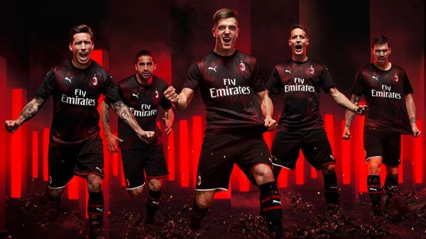 Milan AC : les Rossoneri révèlent leur maillot third