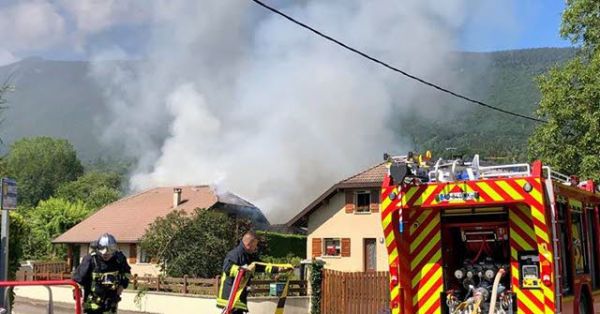 Saint-Jorioz : les sapeurs-pompiers mobilisés sur un incendie d'un pavillon