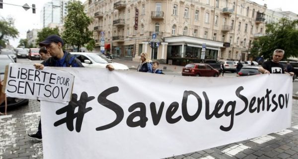 L’Ukraine propose à Moscou d’échanger Sentsov contre un journaliste