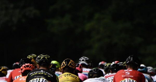 Le Tour de France en direct : 17 coureurs à l'avant (live)