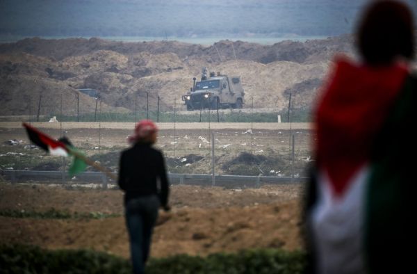 Gaza : quatre Palestiniens armés tués à la frontière avec Israël