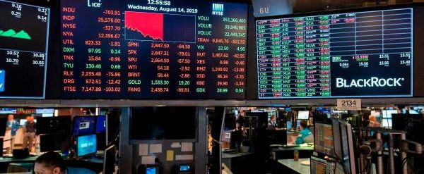 À Wall Street, le Dow Jones plonge de 3 %, inquiet des signes de récession