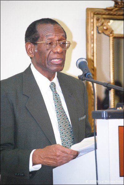Réflexions du Dr. Hubert de Ronceray, juin 1994 dans Haïti-Observateur : « Le monde entier nous déteste et nous condamne à l’assistance humanitaire sélective »