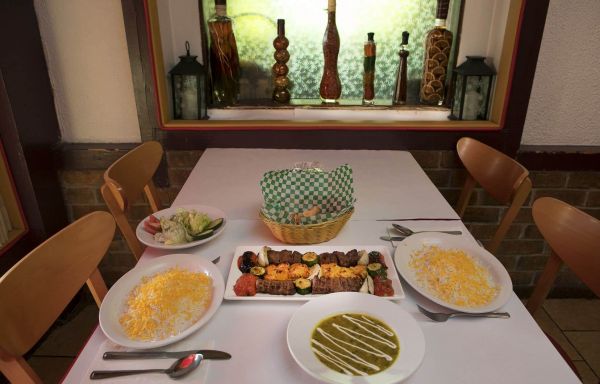 Quartier Perse: de bien belles assiettes iraniennes