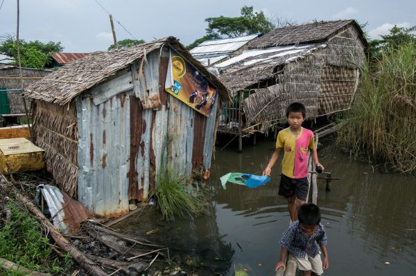 Le pont de l'espoir pour les bidonvilles de Rangoun
