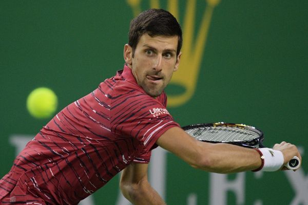 Tennis: Djokovic trop fort pour Shapovalov à Shanghai