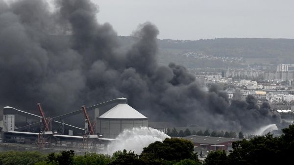 Incendie de l'usine Lubrizol à Rouen : un probable départ de feu extérieur au site