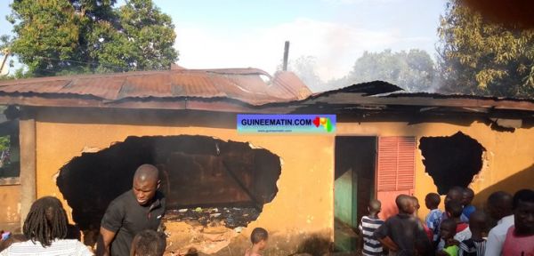 Kindia : une maison réduite en cendre sous les yeux impuissants des sapeurs-pompiers