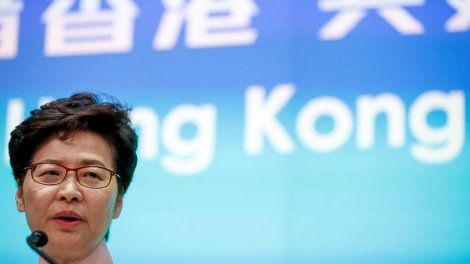 A Hong Kong, la cheffe de l'exécutif huée pendant son discours de politique générale