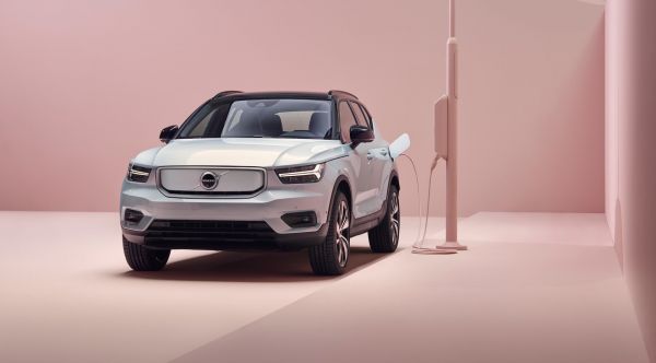 Volvo se lance dans le 100 % électrique avec le SUV XC40 Recharge