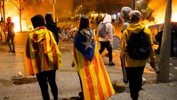 Espagne : les indépendantistes catalans rassemblés à Barcelone