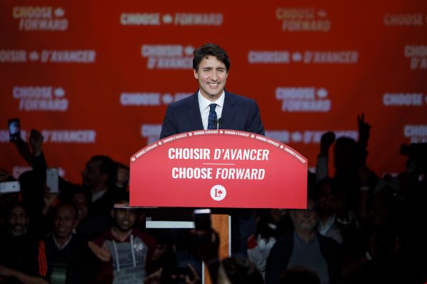 Canada : Justin Trudeau obtient un deuxième mandat mais sans majorité