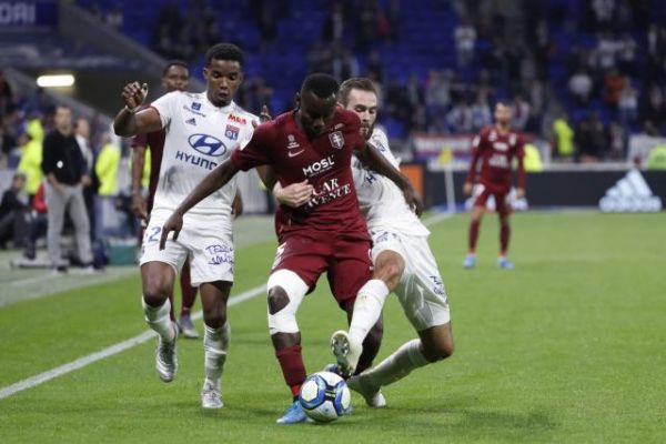 Foot - L1 - Ligue 1 : Metz avec Victorien Angban contre Montpellier
