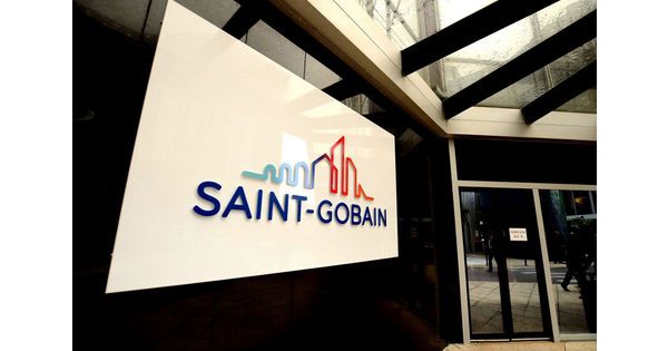 Où se trouvent les six usines françaises de polystyrène expansé vendues par Saint-Gobain?