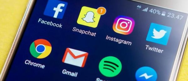 Le gouvernement britannique appelle les réseaux sociaux à créer un guide pour indiquer aux candidats aux élections législatives comment signaler la haine en ligne