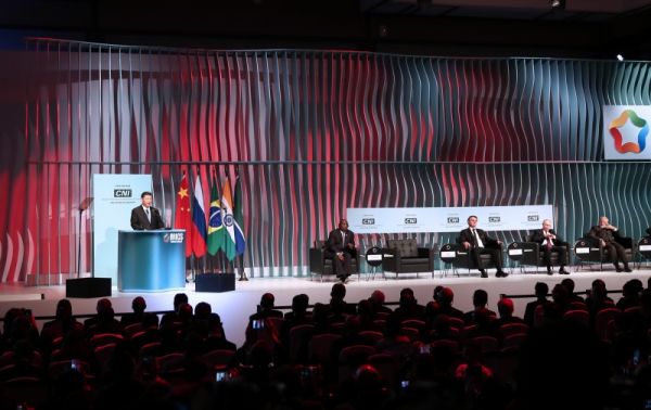 Photos : Xi Jinping à la cérémonie de clôture du forum commercial des BRICS